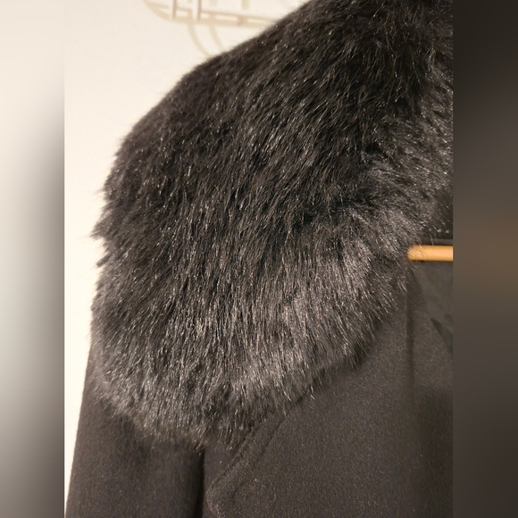 NWOT Calvin Klein Women's Black Wool Maxi Coat with Faux Fur Collar (Size XS) - Picture 3 of 12